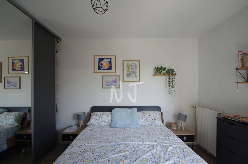 Appartement deux chambres dont une avec placards