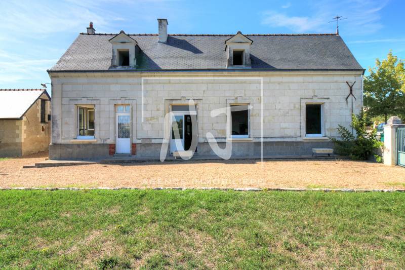 Longère à vendre dans le centre bourg de Mazé Milon 49630