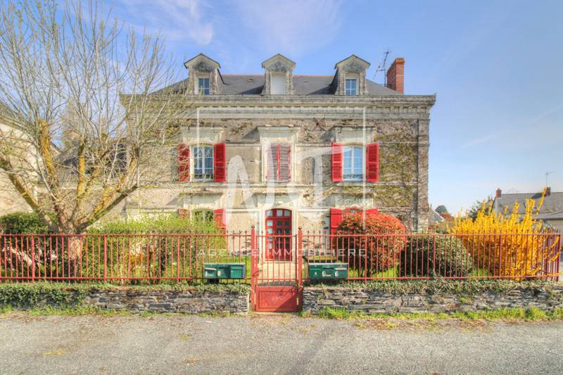 Immeuble de rapport avec rentabilité immédiate à vendre à Mazé Milon 49630