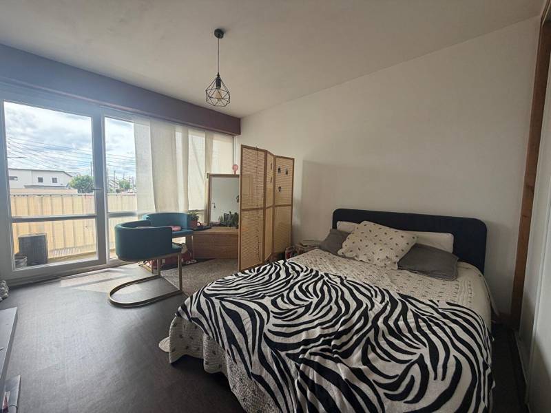 Studio avec balcon à vendre à Angers, proche du CHU et de la Place Bichon